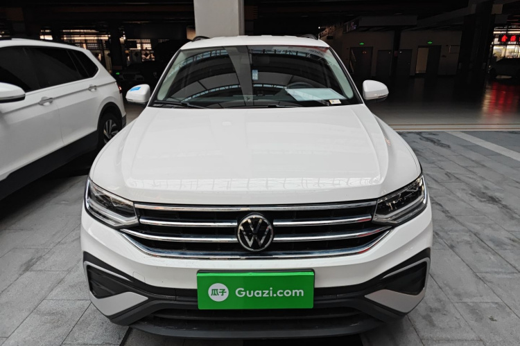 大众 途观L 2022款 330TSI 自动两驱舒享版车身外观2