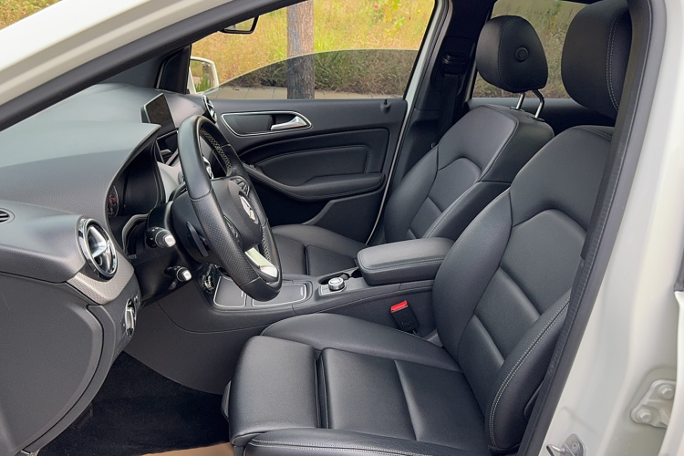 奔驰B级 2019款 B 200 动感型局部细节19