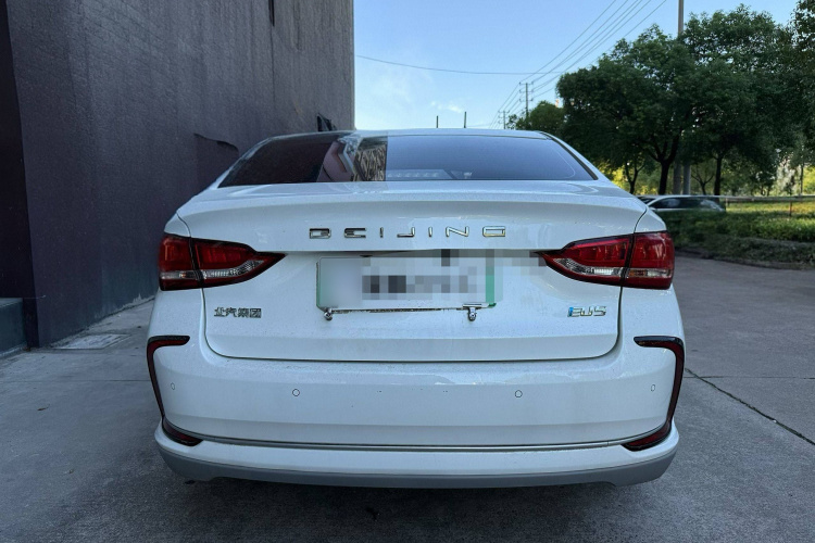 北京汽车 北京EU5 2022款 网约出行版车身外观6005