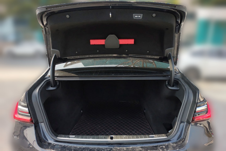 宝马7系 2019款 改款 740Li 领先型 M运动套装中控内饰23