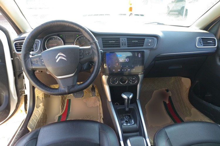 雪铁龙C3-XR 2015款 1.6L 自动先锋型中控内饰12