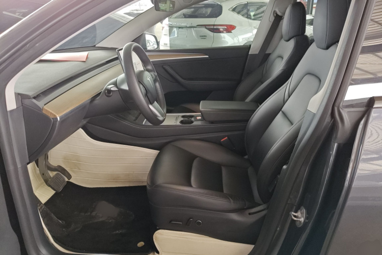 特斯拉 Model Y 2021款 长续航全轮驱动版 3D7局部细节19