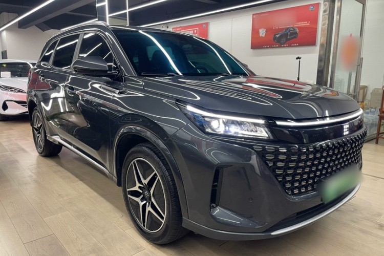 蓝电E5 2024款 荣耀版 100KM臻享型 7座车身外观6002