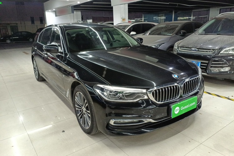 宝马5系 2018款 530Li 尊享型 豪华套装车身外观3