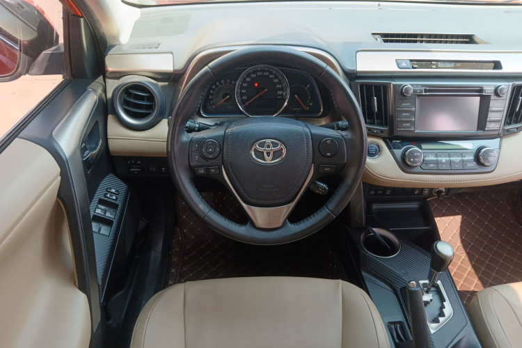 丰田 RAV4荣放 2013款 2.0L CVT四驱新锐版局部细节13