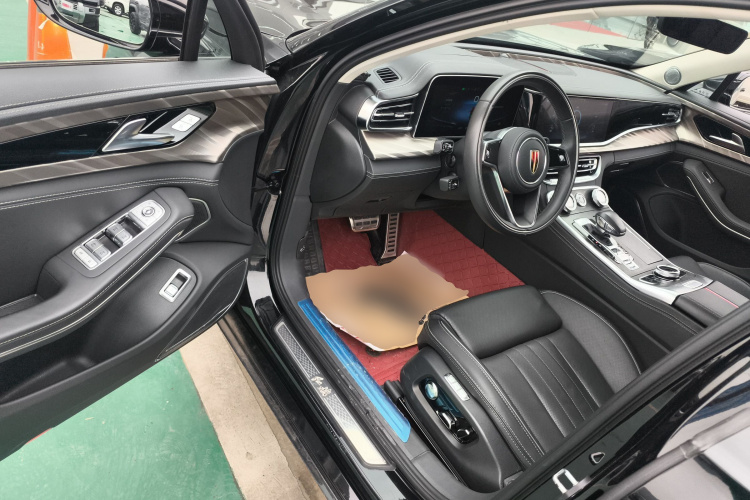 红旗H9 2022款 2.0T 智联旗享版中控内饰20