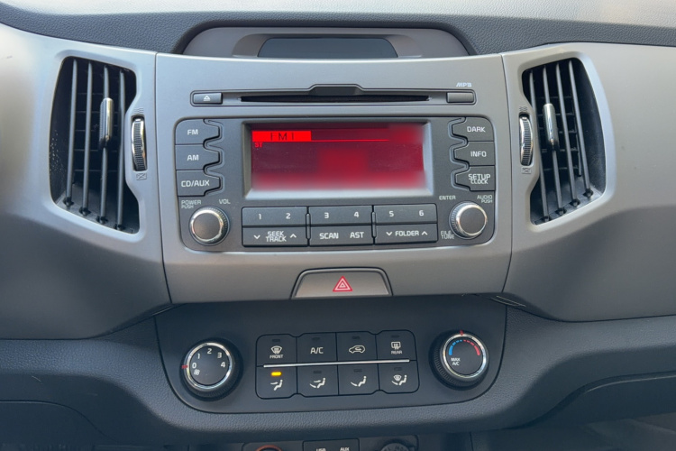 起亚 智跑 2015款 2.0L 自动两驱版GL中控内饰7006