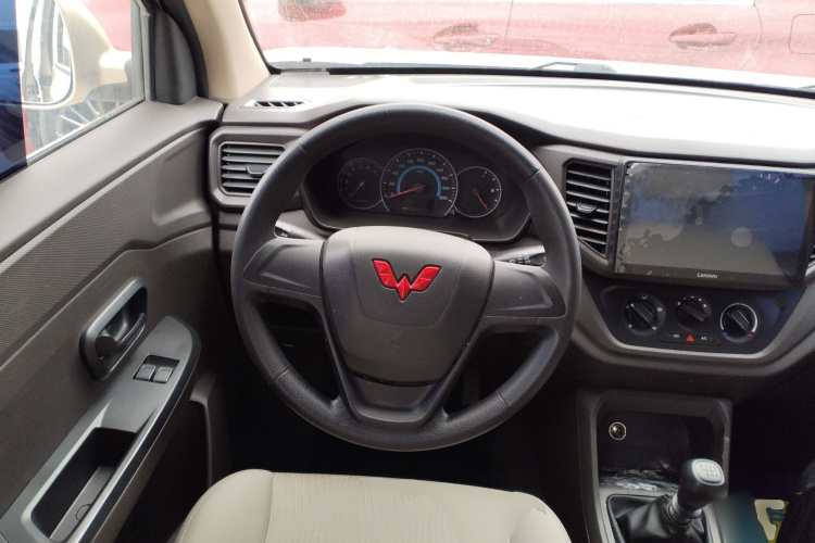 五菱汽车 五菱宏光V 2021款 1.5L劲享版LAR中控内饰13