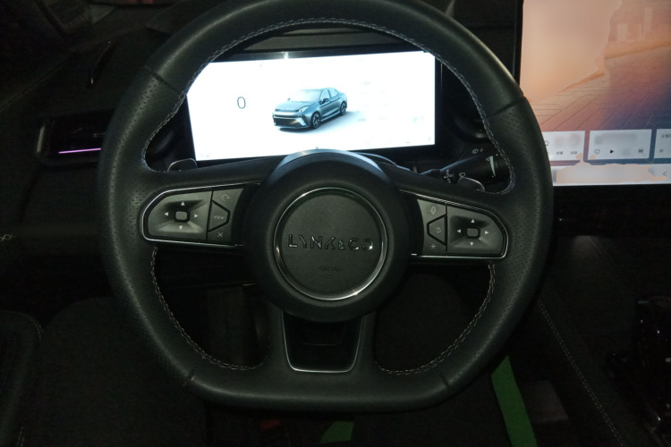 领克03 2025款 1.5TD DCT冠军版Pro中控内饰13