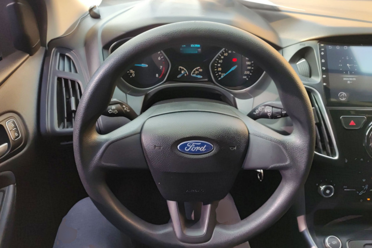 福特 福克斯 2017款 两厢 1.6L 自动舒适型智行版局部细节13