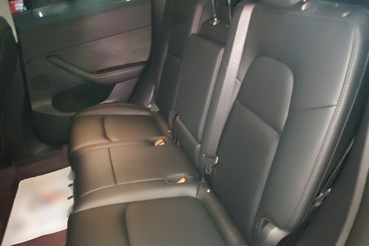 特斯拉 Model Y 2024款 后轮驱动版中控内饰7004