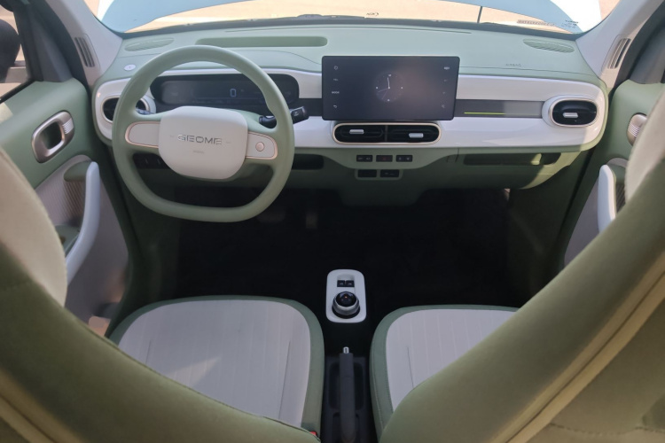 吉利银河 熊猫 2025款 210km 元气熊中控内饰12