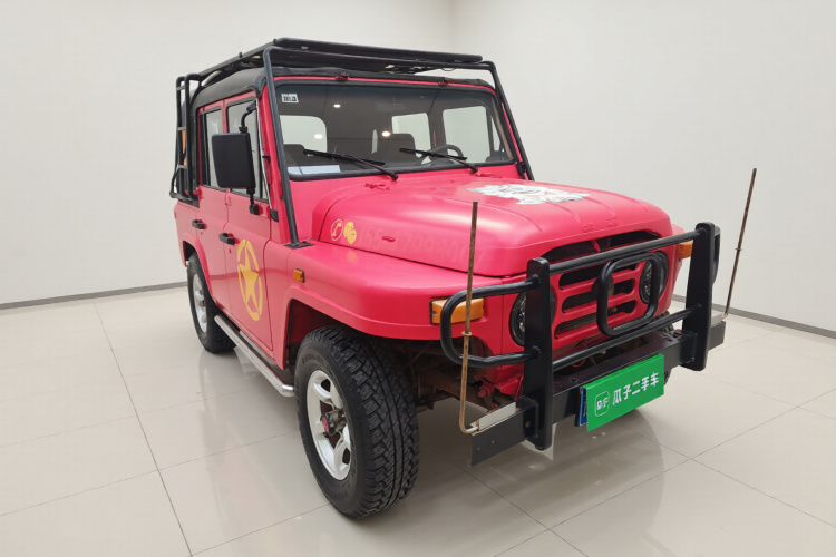 BAW北汽制造 212经典 2016款 2.0L 方门 四驱豪华型 国V车身外观3