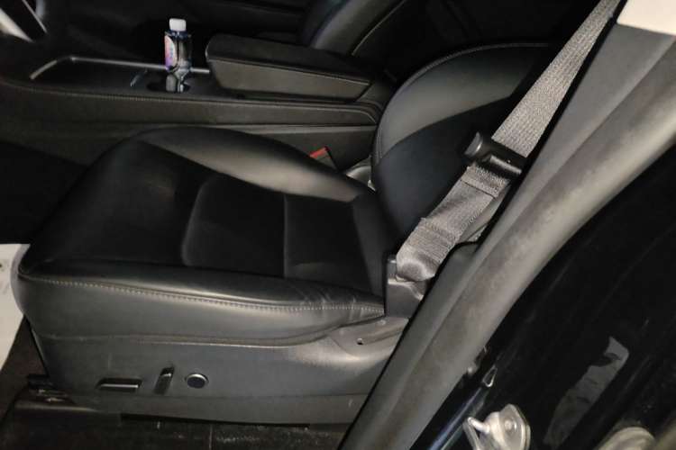 特斯拉 Model Y 2022款 改款 后轮驱动版局部细节19