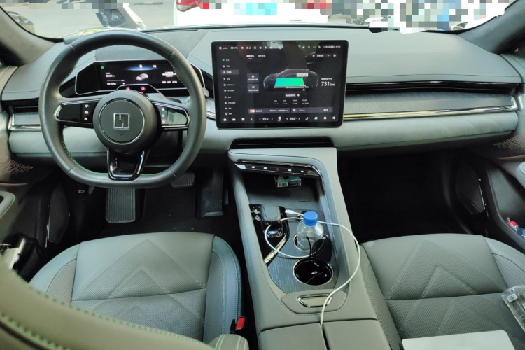 极氪001 2023款 WE版 100kWh中控内饰7002