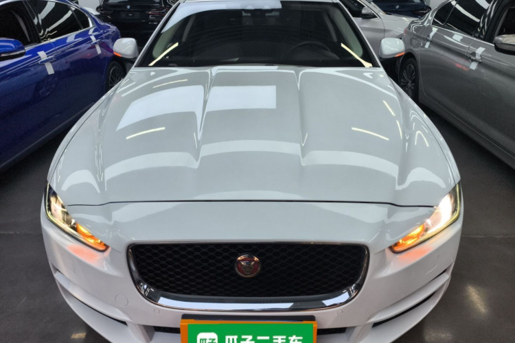 捷豹XEL 2019款 2.0T 200PS 尊享版车身外观2