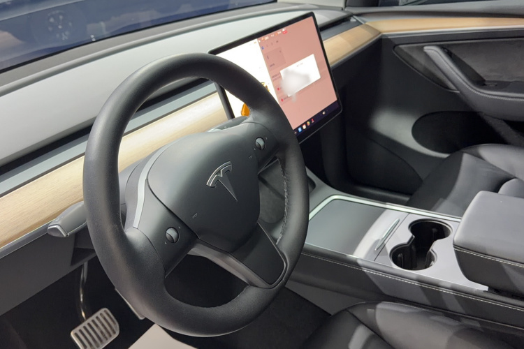 特斯拉 Model Y 2021款 标准续航后驱版中控内饰7004