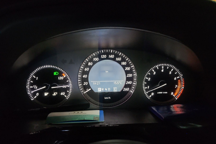 奔驰GLK级(进口) 2011款 GLK 300 4MATIC 动感型局部细节14