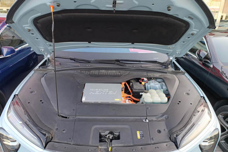 蔚来ES6 2020款 600KM 运动版机舱底盘24