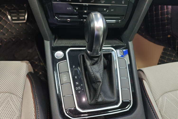 大众 迈腾 2023款 200万辆纪念版 330TSI DSG豪华型局部细节18