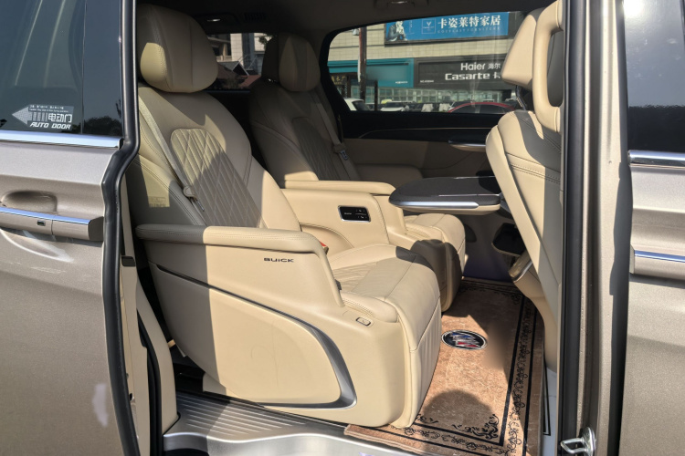 别克GL8 2023款 ES陆尊 豪华型中控内饰7002