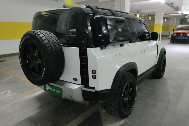 路虎卫士 2024款 90 2.0T P300 S车身外观7