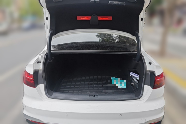 奥迪A4L 2020款 40 TFSI 时尚动感型中控内饰23