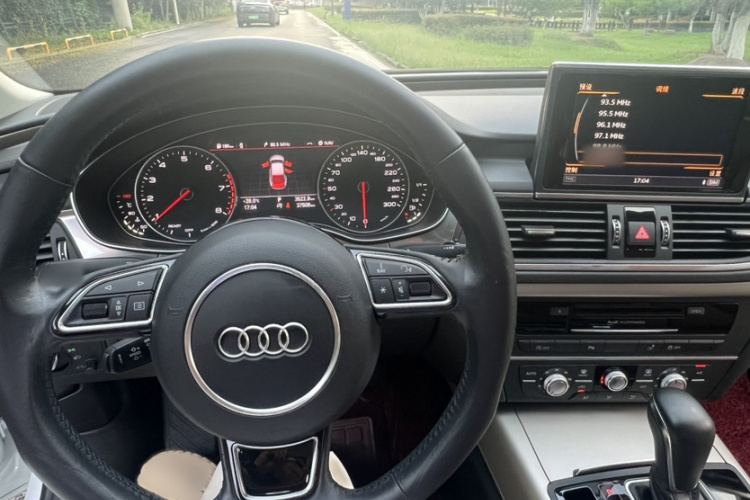 奥迪A7 2017款 35 TFSI 时尚型中控内饰7008