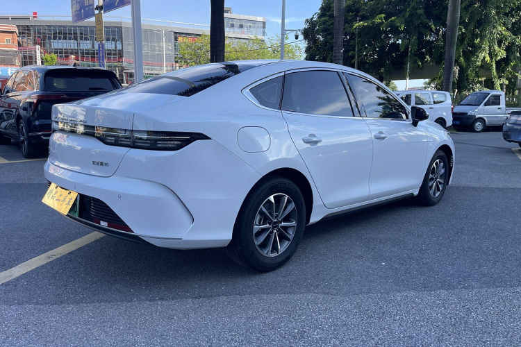 比亚迪 驱逐舰05 2024款 荣耀版 DM-i 55KM 豪华型车身外观6008