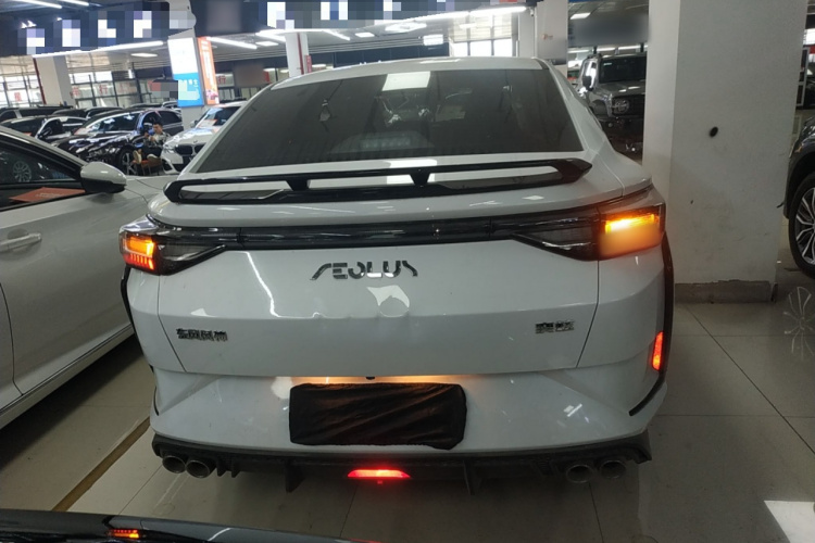 东风风神 奕炫 2023款 1.5L 自动荣耀版车身外观6004