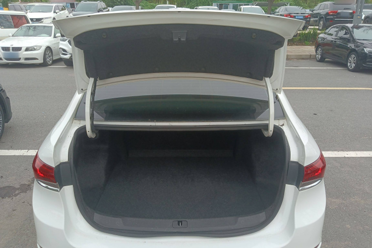 别克 英朗 2018款 15T 双离合进取型 国V局部细节23