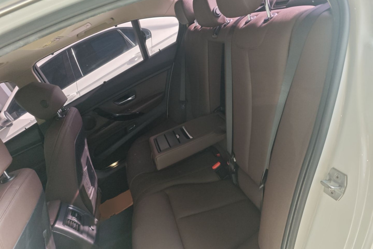 宝马3系 2019款 320Li 时尚型中控内饰21