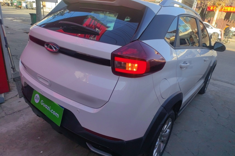 奇瑞 瑞虎3X 2022款 钻石版 1.5L CVT精英版车身外观7