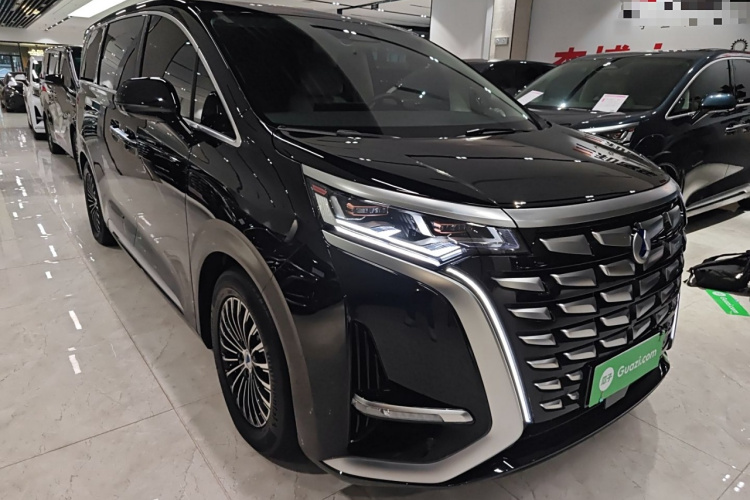 腾势D9 2024款 DM-i 980 四驱旗舰型车身外观3