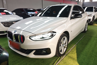 宝马1系 2018款 118i 设计套装型