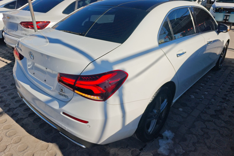 奔驰A级 2019款 A 200 L车身外观7