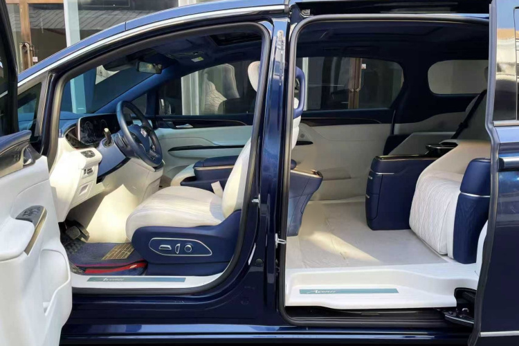 别克GL8 2020款 Avenir艾维亚 四座尊礼版中控内饰7003