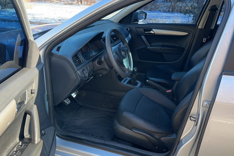 大众 朗逸 2013款 改款经典 1.6L 手动风尚版中控内饰7001