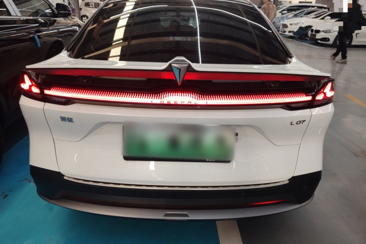 深蓝汽车 深蓝L07 2024款 530Max纯电版车身外观6