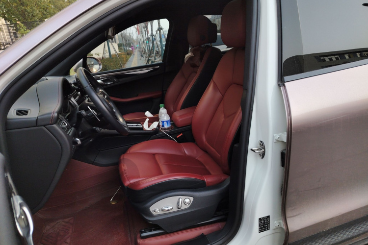 保时捷 2023款 Macan 2.0T中控内饰19