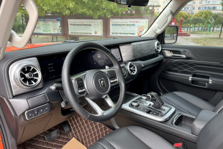 坦克300 2023款 越野版 2.0T 征服者中控内饰7011