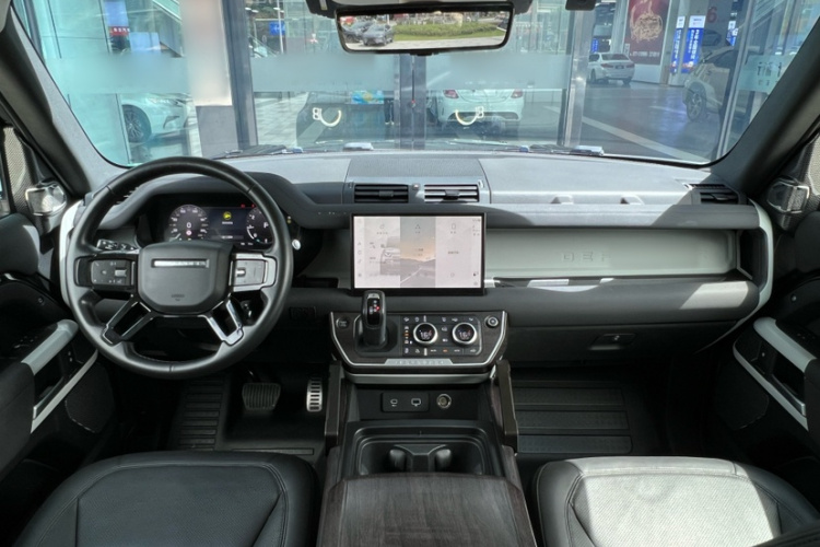 路虎卫士 2023款 90 3.0T P400 XS中控内饰7001