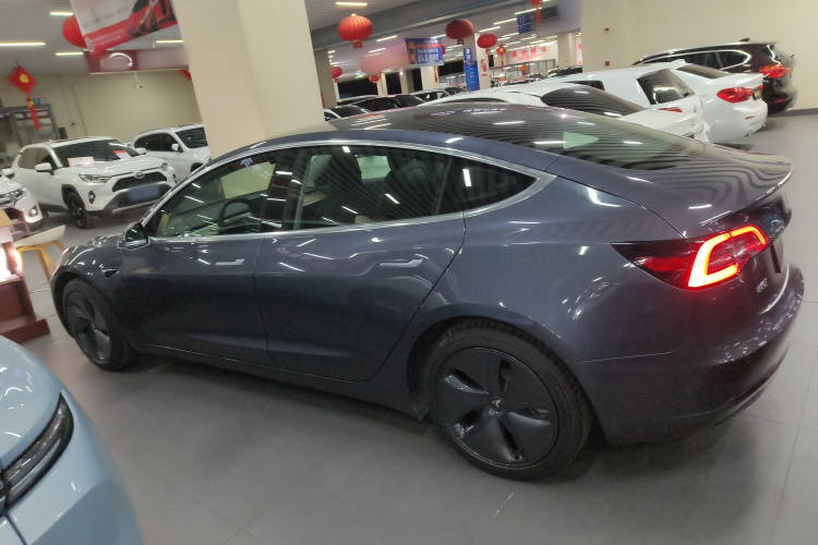 特斯拉 Model 3 2019款 标准续航后驱升级版车身外观4