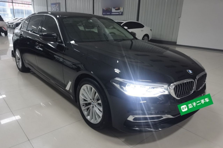 宝马5系 2020款 530Li 领先型 豪华套装车身外观6002