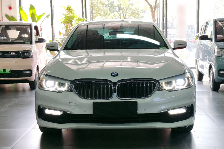 宝马5系 2018款 528Li 上市特别版车身外观2