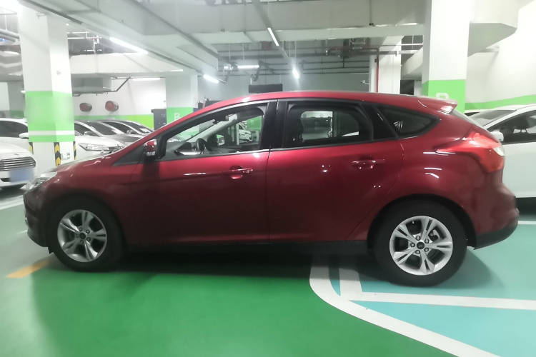 福特 福克斯 2012款 两厢 1.6L 自动风尚型车身外观6003