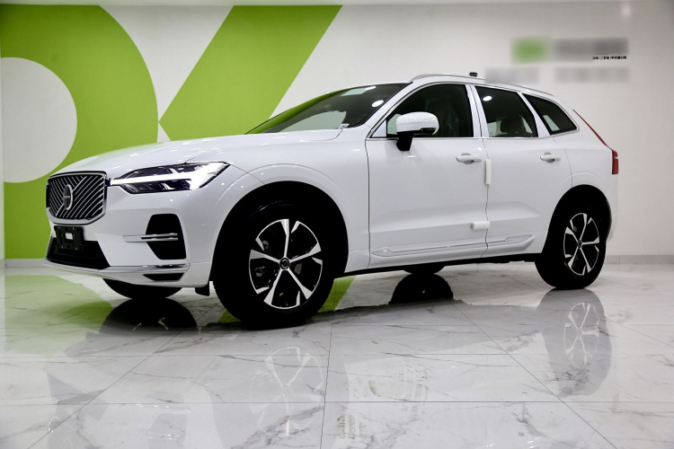 沃尔沃XC60 2026款 B5 四驱智逸豪华版车身外观1