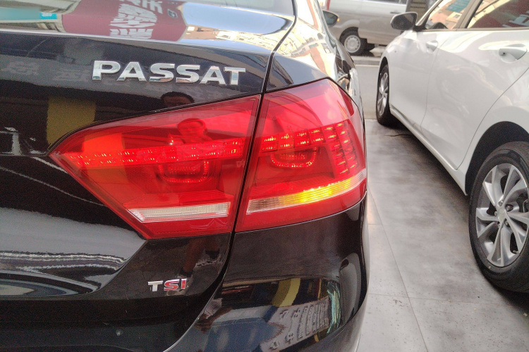 大众 帕萨特 2013款 1.8TSI DSG尊荣版车身外观6006