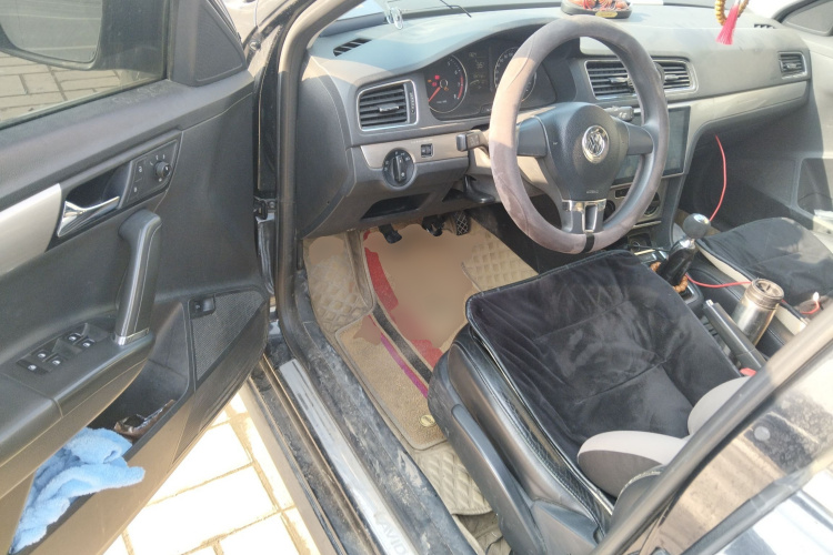 大众 朗逸 2013款 改款经典 1.6L 手动舒适版中控内饰20