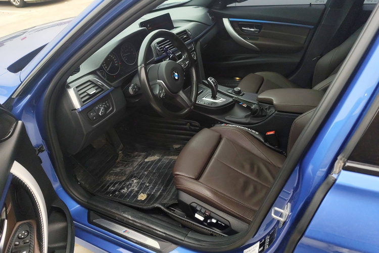 宝马3系 2019款 320i M运动套装中控内饰19